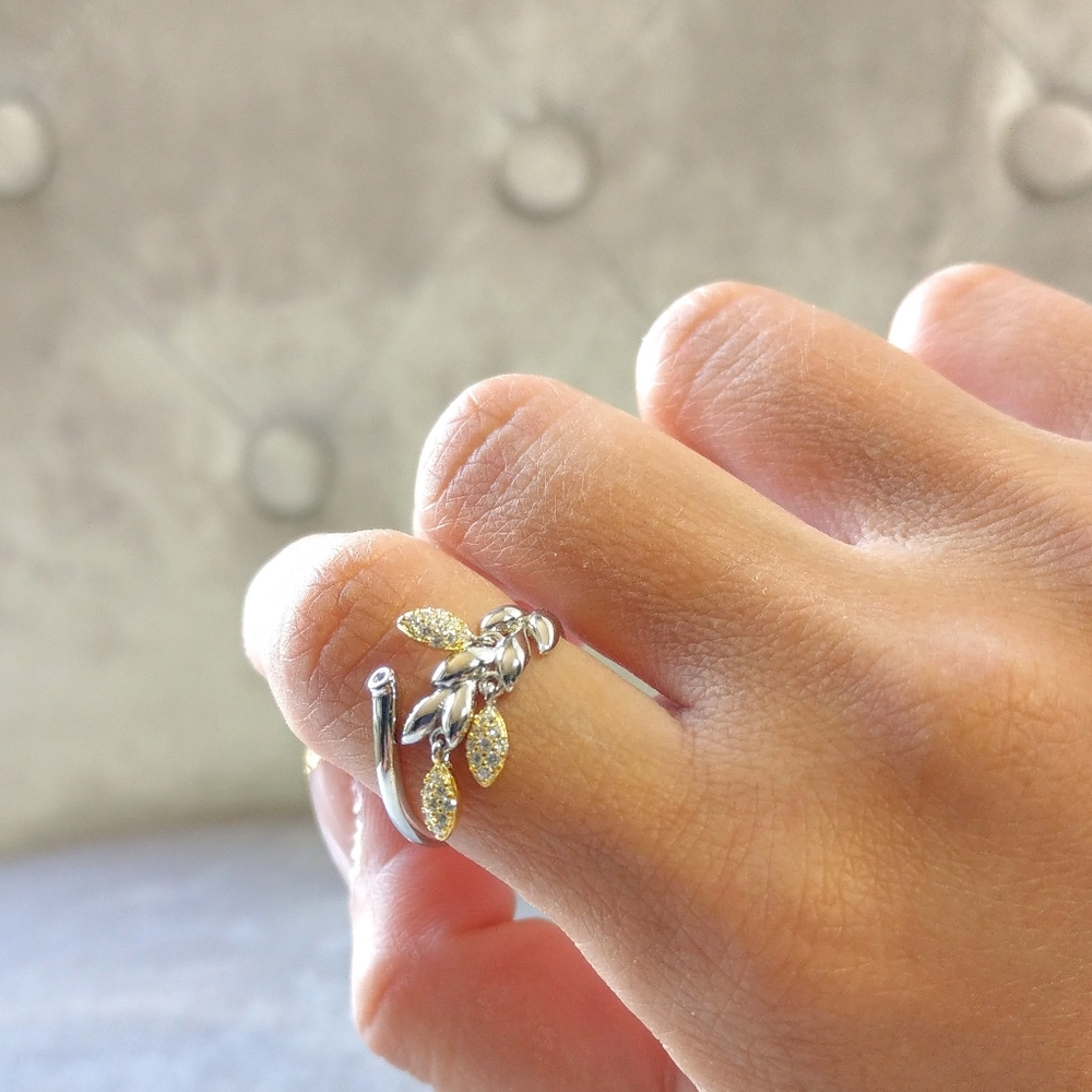 💎NEW💎 S925 STERLING SILVER DANGLE LEAFS RESIZABLE RING